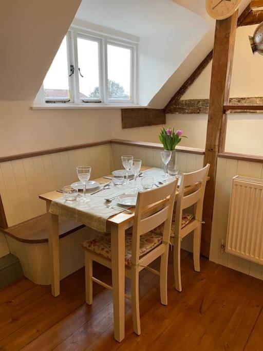 Stunning 2 Bedroom Flat In A Central Location New Alresford Esterno foto