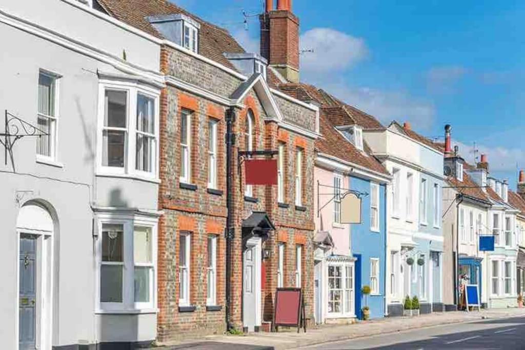 Stunning 2 Bedroom Flat In A Central Location New Alresford Esterno foto