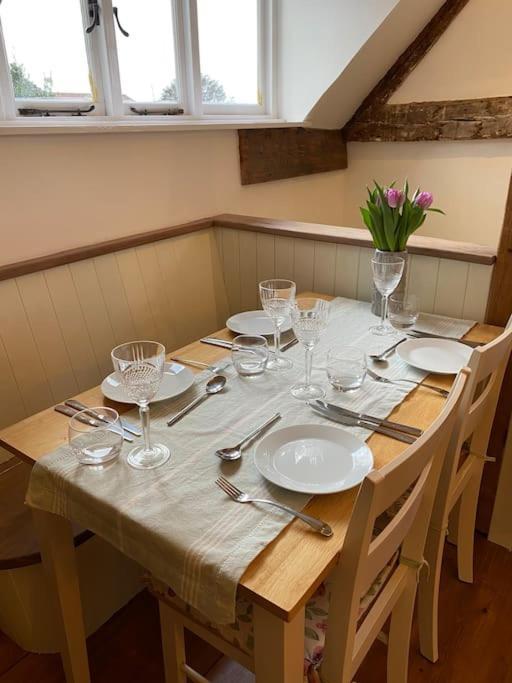 Stunning 2 Bedroom Flat In A Central Location New Alresford Esterno foto